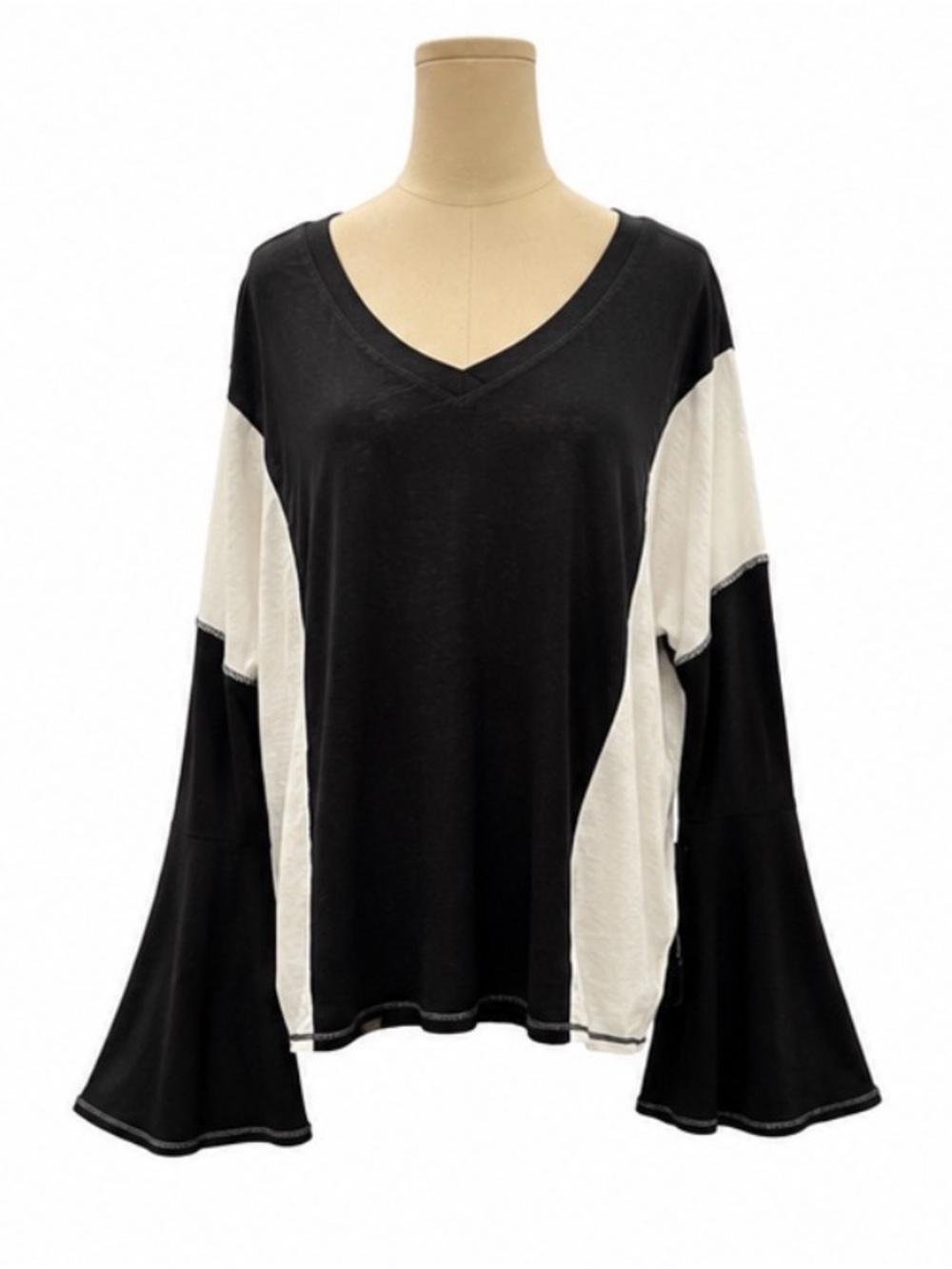 Torrid NWT Relaxed Fit Colorblock Bell Sleeve Top Black Ivory Size 0
